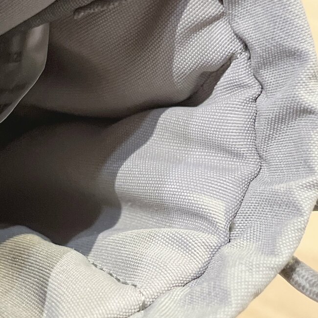 「全色買っちゃいました」無印良品の“かさばらないポーチ”片手でガバッと開いて使いやすい!「家族の分も買いました!」「さっと取り出せて、しまうのも楽」