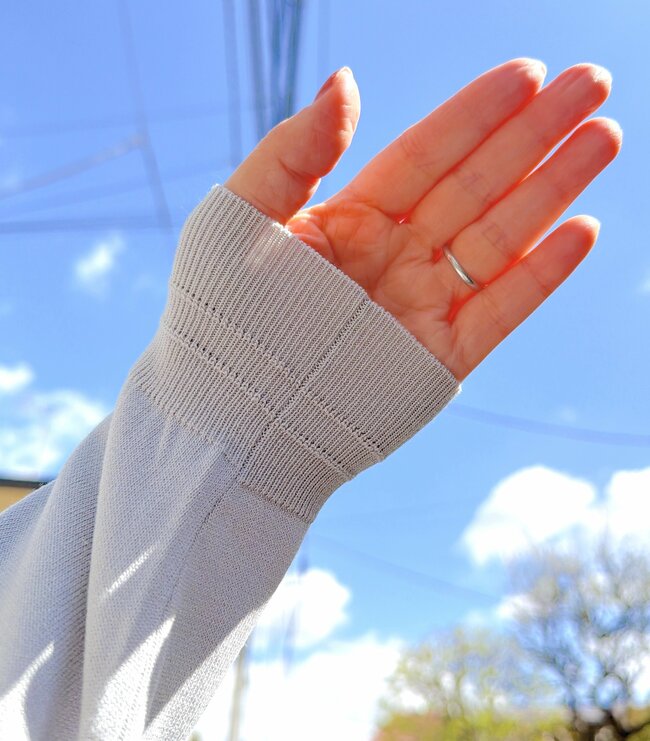 「リピートで2着買いです」ワークマンの“1500円カーディガン”手の甲までUVカットできてありがたい！「肌触りが良く着やすい」「色合いもお気に入り」