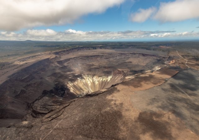 キラウエア火山のハレマウマウ火口