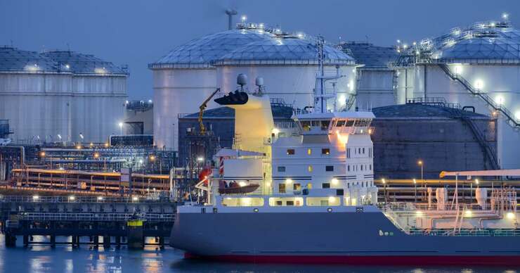 No easy exits for Mitsui and Mitsubishi from Russian LNG projects