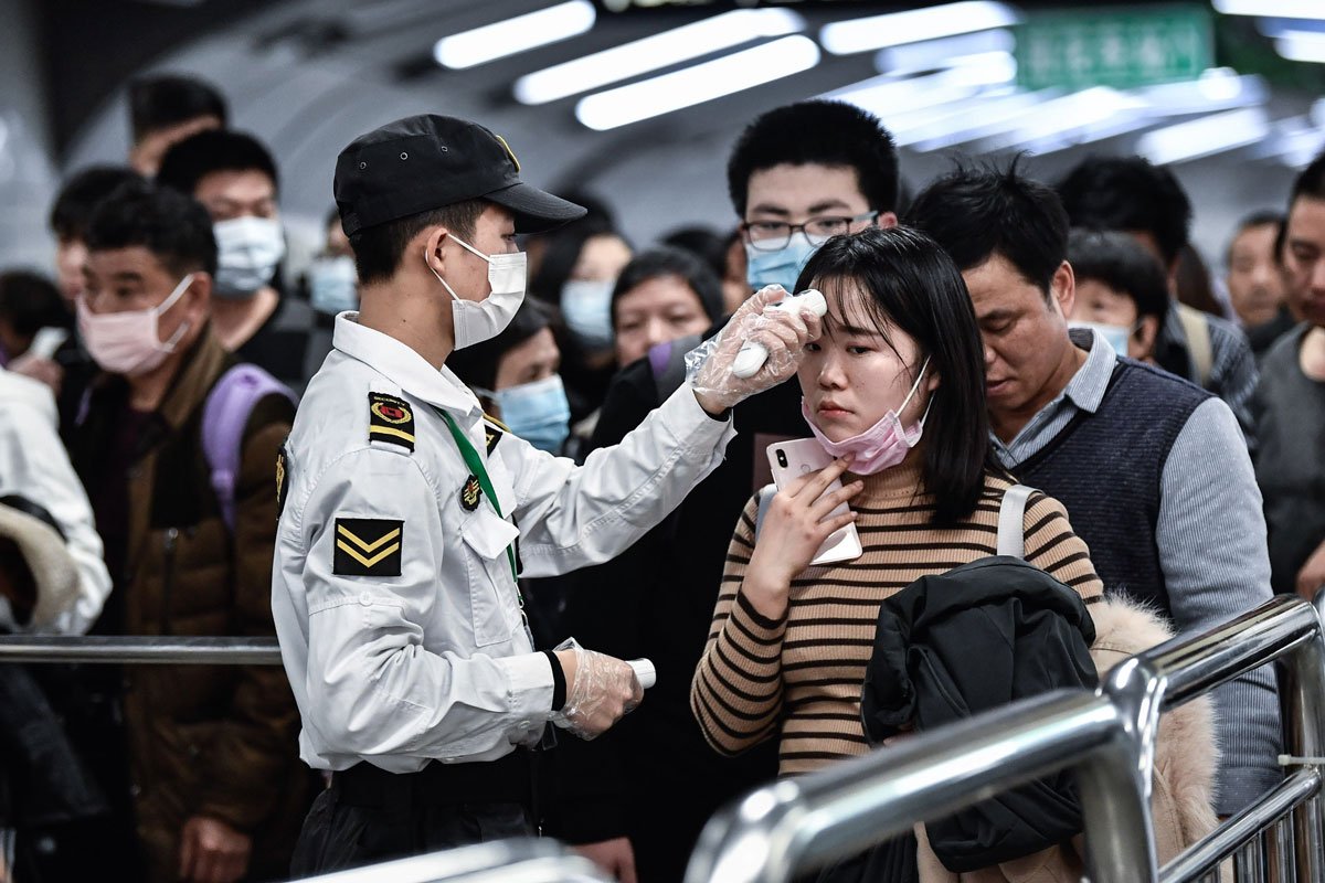 中国では大勢の人が移動する春節の休暇と重なったため、感染拡大が懸念されている