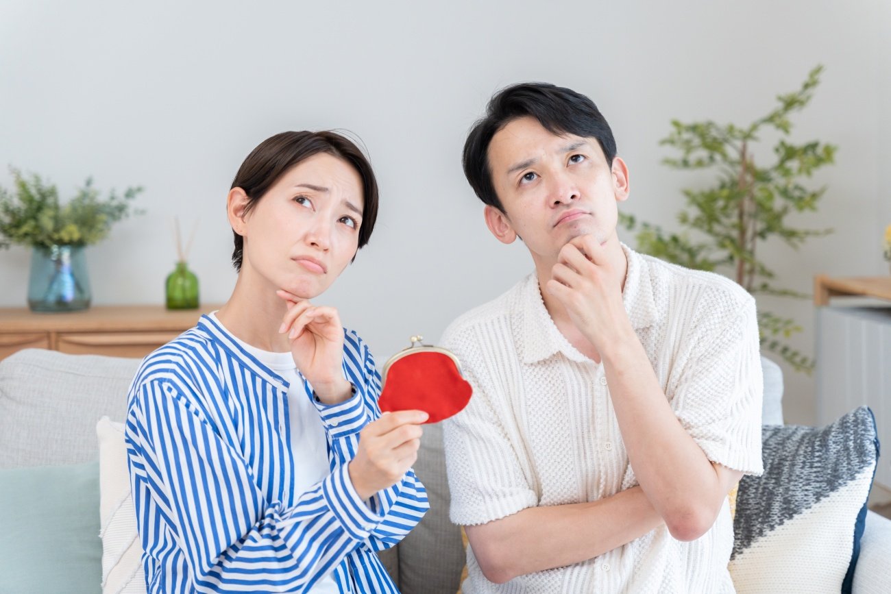 【お金が貯まらない人ランキング】2位は「節約が美徳と思う人」、では1位は？