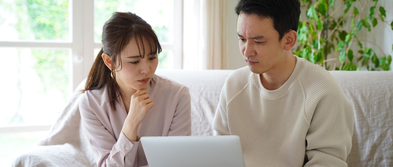 【お金で家族が不幸になる人ランキング】2位は「お金の話題を避け続ける人」、では1位は？