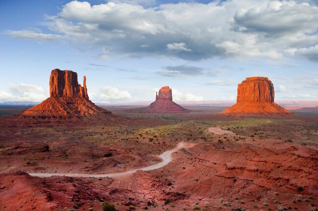 「アメリカでしかできない体験」10選、砂漠の伝説的フェス・絶景サイクリング…