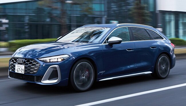 新型アウディS5アバント