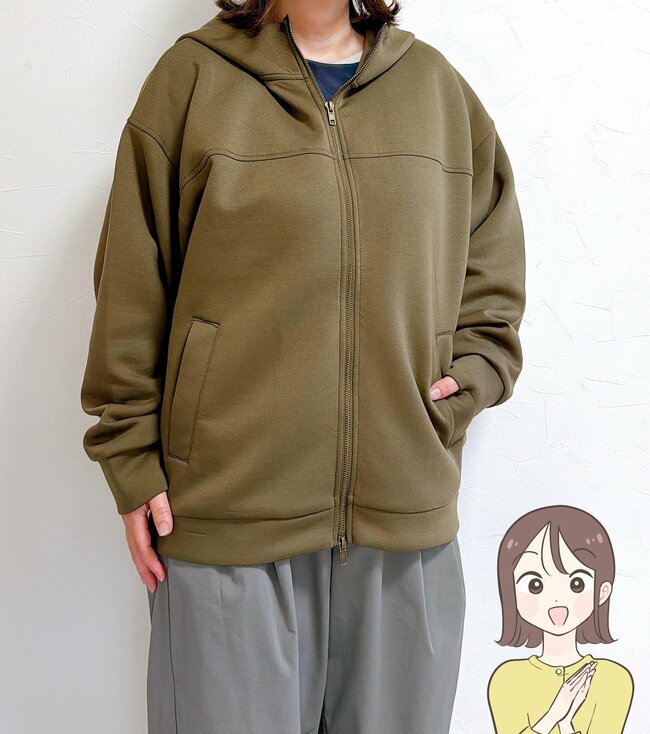 サッと羽織るだけで可愛い！ワークマンの「もちもちパーカー」着心地よすぎて出番が止まらない！《購入レビュー》