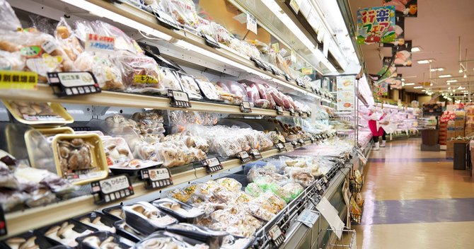 ドラッグストア業界内で起きている生鮮食品をめぐる競争が、近いうちに、食品スーパーやコンビニなどのほかの業態に「飛び火」する可能性は高い
