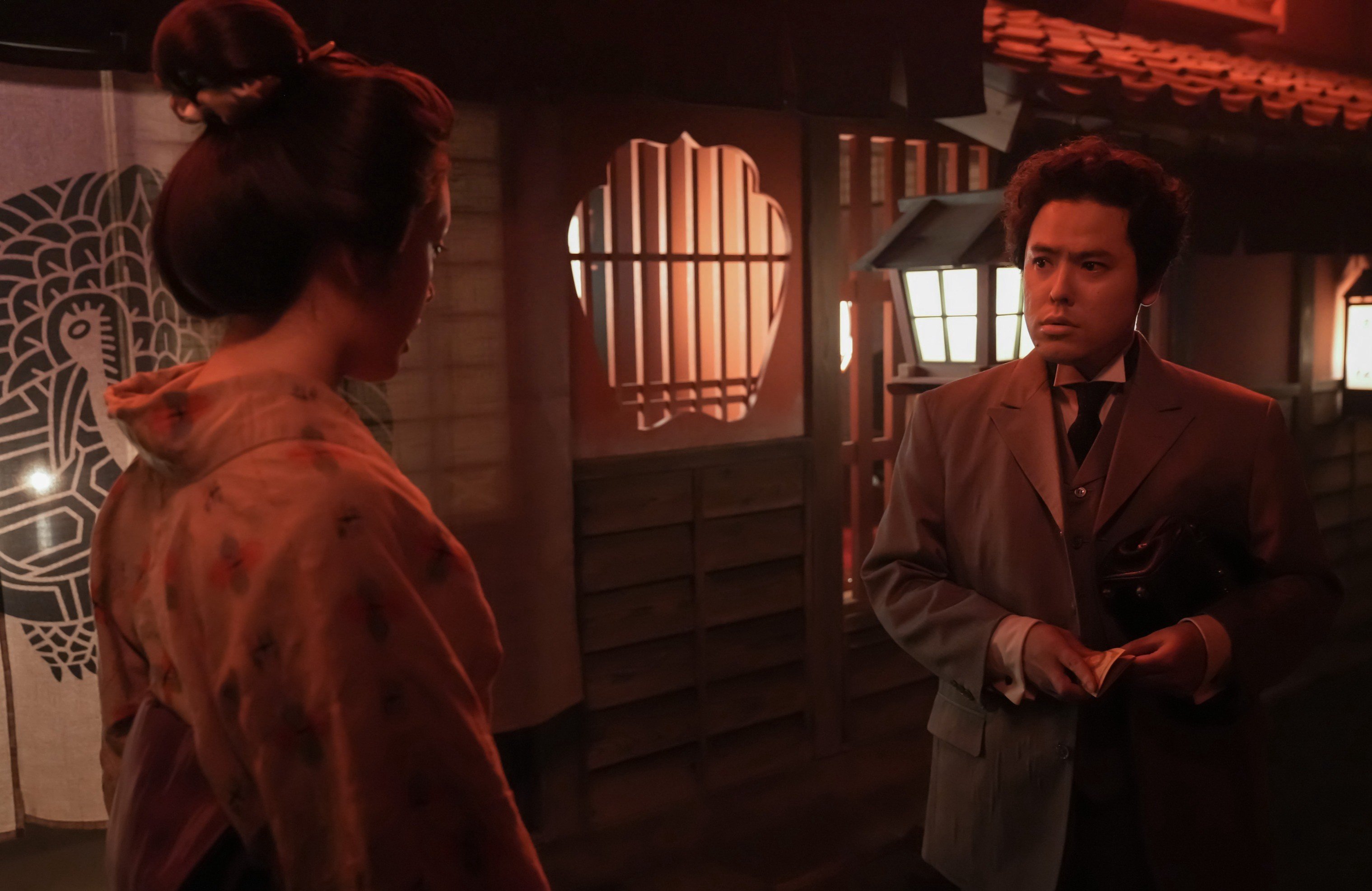 司之介(岡部たかし)の尾行をかわし…高石あかり(トキ)が「アクション仕込み」の身体能力を見せた〈ばけばけ第33回〉