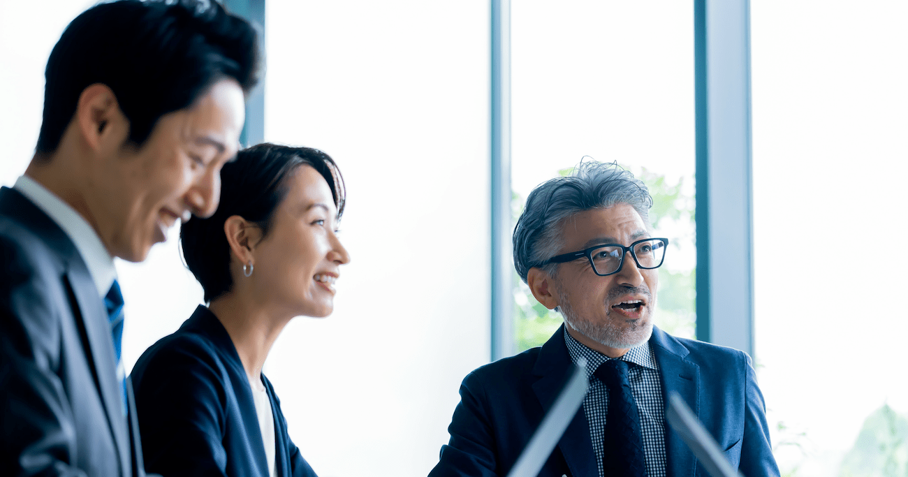 ダメなリーダーは会議で「みなさんの意見を聞かせてください」と言う。優秀なリーダーはどうする？