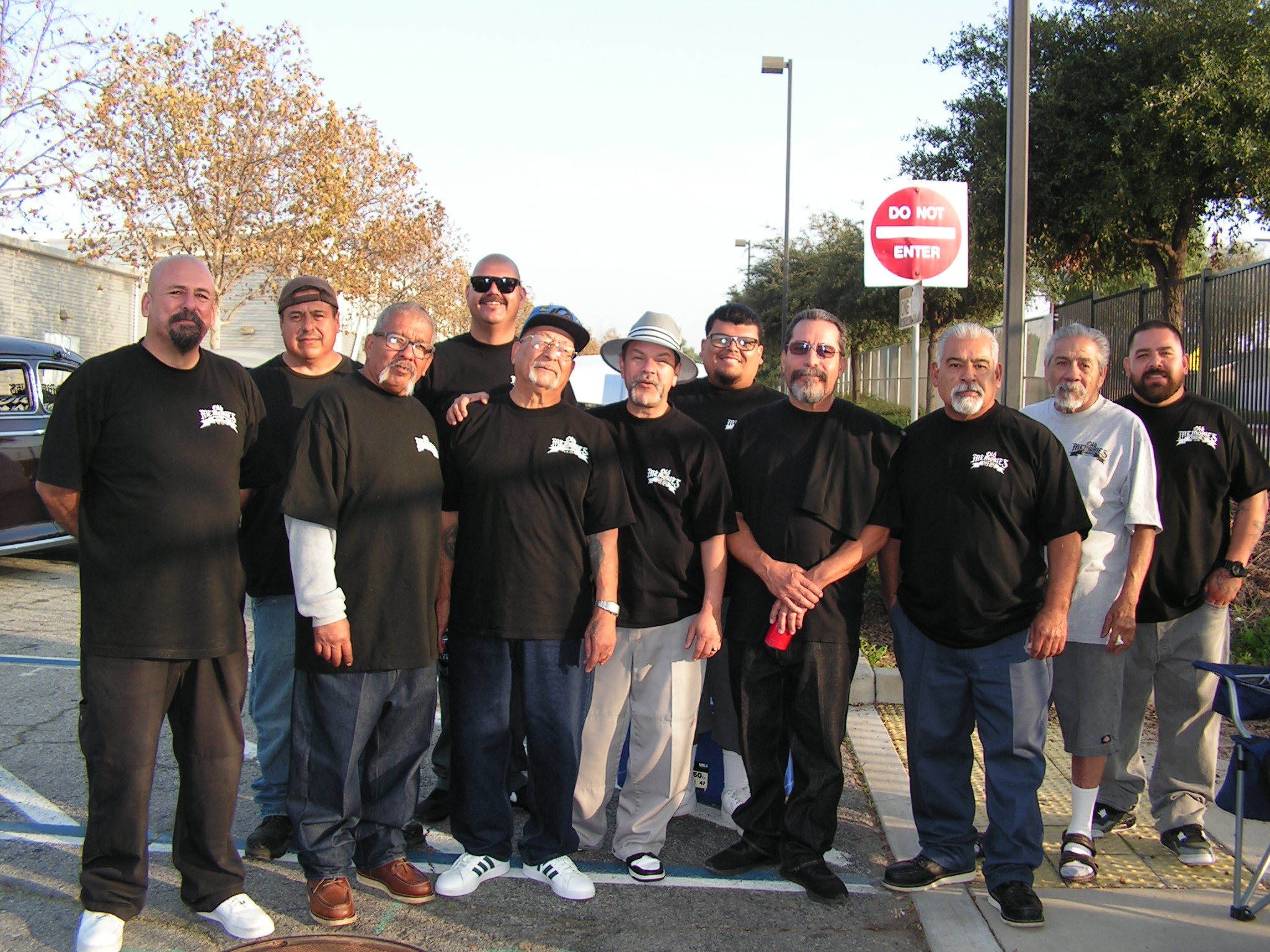 「車高が地面につくほど低い！」「ピカピカに光ってる…」LAの街で見た、古き良きアメ車マニアたちの“レジェンド級”なこだわり