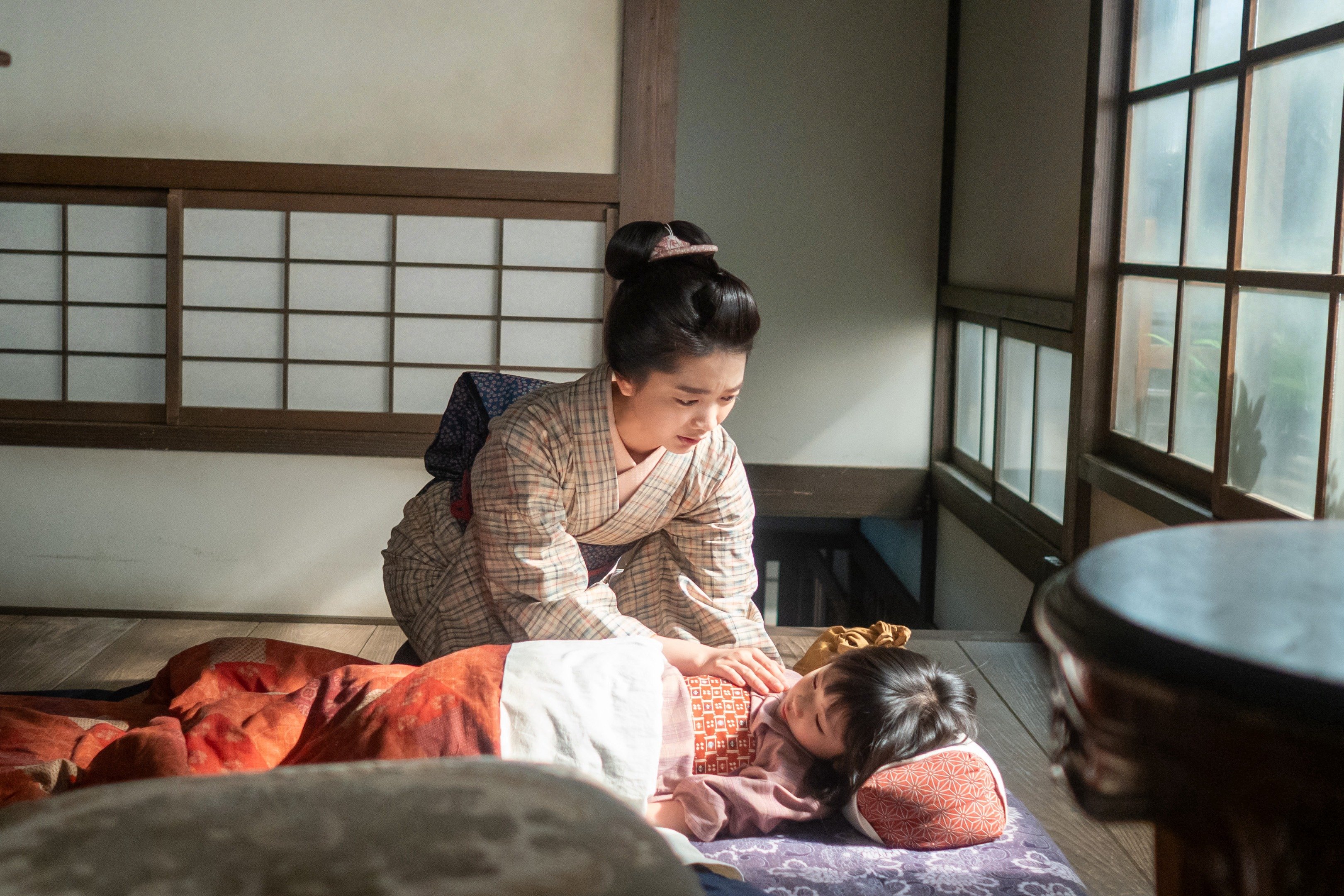 水野美紀演じる母親に感じる“江戸と明治の明確な違い”、娘の夢を「恥を知りなさい」と全否定！〈風、薫る第17回〉