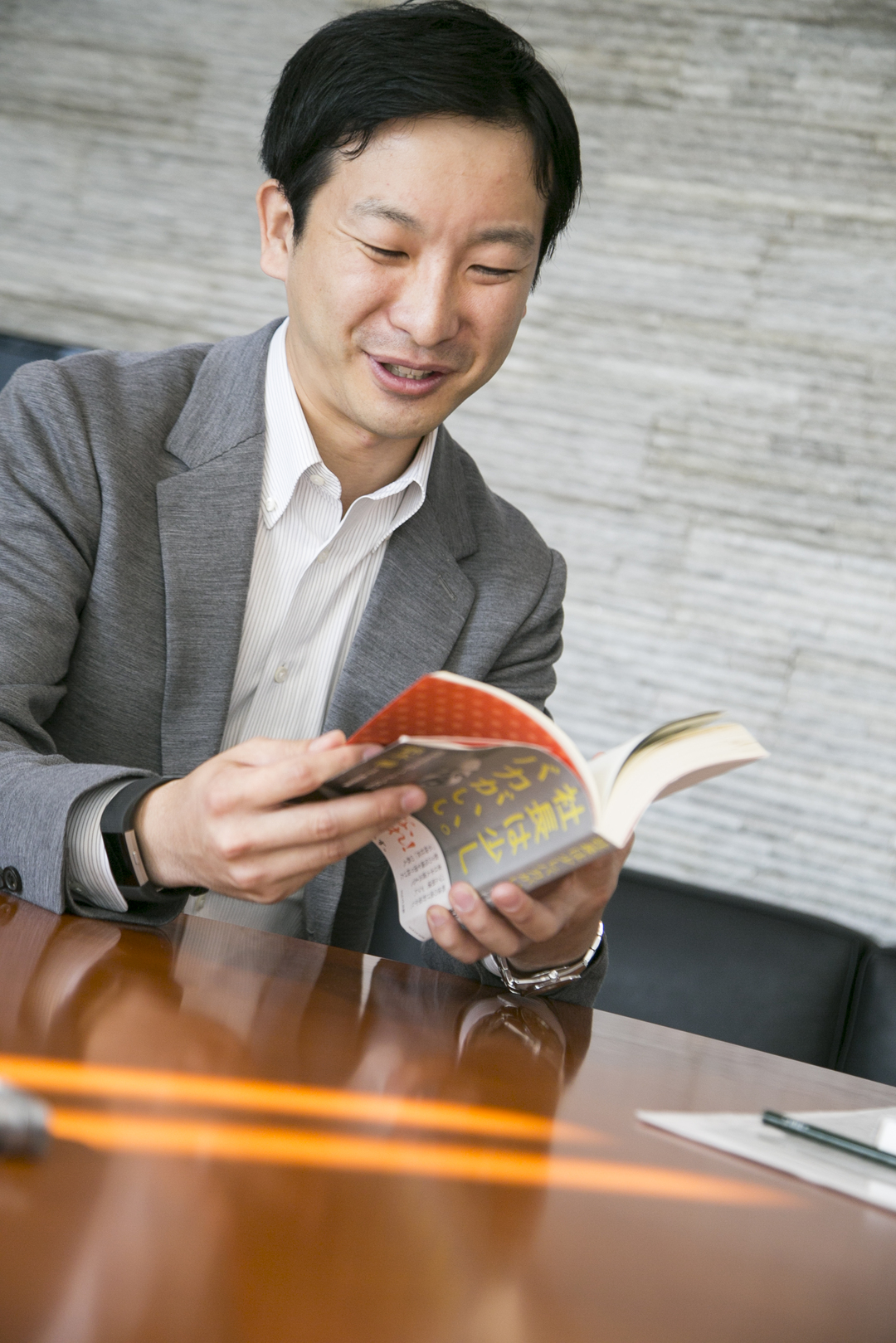 ホラ吹きの名人でありパワハラの最先端!? エステー鈴木会長が語る社長の条件と合議制の罠