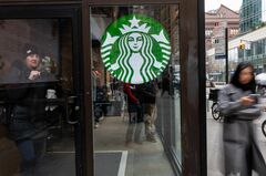 米スタバのフラペチーノ、半額で買える理由