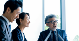 ダメなリーダーは会議で「みなさんの意見を聞かせてください」と言う。優秀なリーダーはどうする？