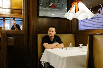 店内飲食禁止、抵抗する米レストランの覚悟
