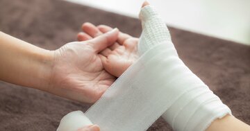 知らないと損！病気やケガで休んでも「収入6割超」をもらえる働き方とは？