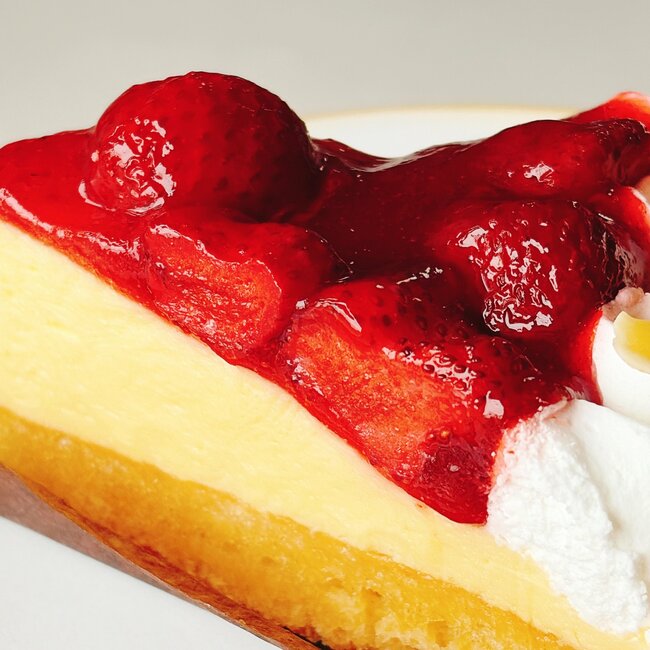 「美味しすぎてやばいです」「毎日食べたい」スターバックスの“宝石みたいなスイーツ”ひと口の幸福感がえげつない！「全てがとろけて甘く美味」