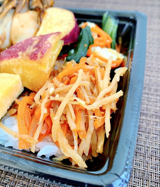 いくらなんでも贅沢すぎる…！ほっともっとの“牡蠣ギュウギュウ弁当”フタを開けてビックリした！《実食レビュー》