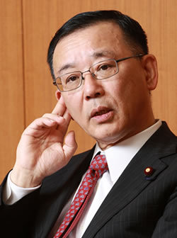谷垣禎一・自由民主党総裁 直撃インタビュー<br />「マニフェスト違反を不問に付せば<br />民主主義の根幹が揺らぐ」