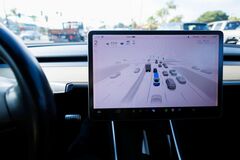 テスラの自動運転車、中国に手ごわいライバル
