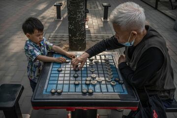 中国人口「際限なき減少」も　過剰から一転