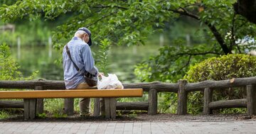 年をとってから「人から距離を置かれる人」の特徴・ワースト1