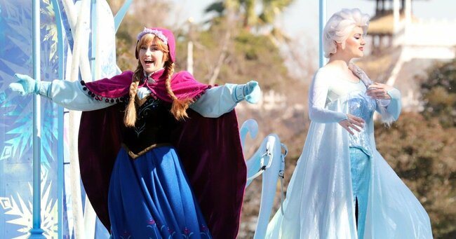 客はうっとりでも…「雪の東京ディズニー」が従業員に“地獄”でしかないワケ