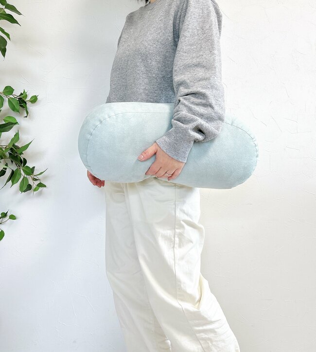 腰と背中がラクになった…!無印良品の“お餅みたいなクッション”がめちゃ使える!「柔らかくてもちもち!」「爆睡できた」