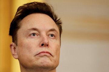 テスラ、マスク氏に10年間で最大1兆ドルの報酬を提案