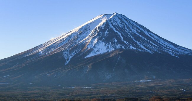 富士山のゴミ問題が深刻！コロナ明けで増えたゴミ、そしてペットボトル入りの困りモノとは？