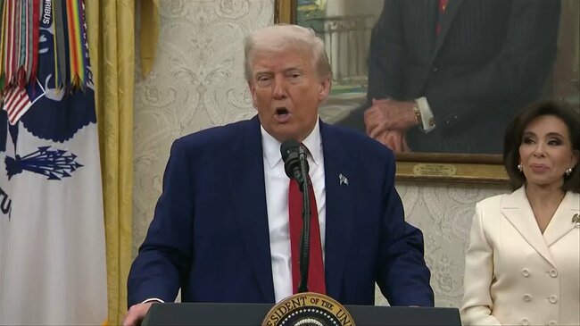トランプ大統領は、ハーバード大学が受け入れる外国人学生の割合を全体の15％に制限し、受け入れる学生が「われわれの国を愛せる人々」であることを保証すべきだと述べた（英語音声、英語字幕あり）