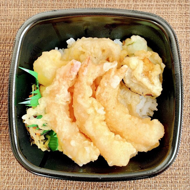 贅沢感やばいって…！ほっともっとの“天ぷらギュウギュウ丼”想像以上のボリュームでした！《実食レビュー》