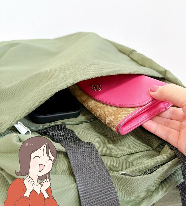 「安いのに多機能！」「軽くてとても良い」ワークマンの“ペタンコになる大容量リュック”荷物がたっぷり入って便利！「普段使いから日帰り旅行まで十分」