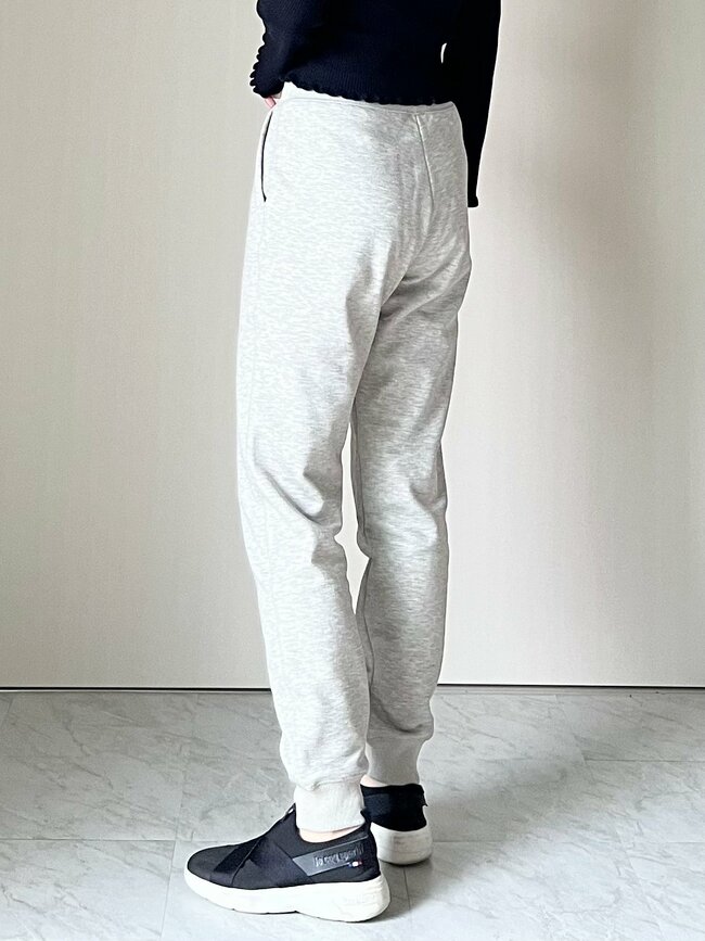 「大好きすぎて3本目買いました」ユニクロの“ぽかぽかパンツ”くるぶしまで暖かくて感動した！「冬のテーマパークでも防寒バッチリ」「シルエットが細身で綺麗」