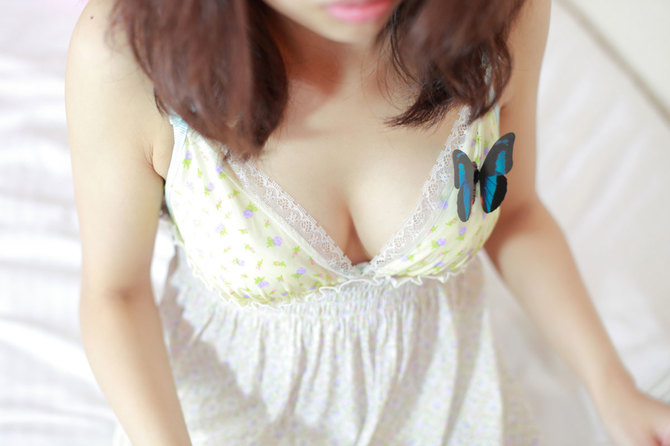 風俗嬢として働きつつ、整形をしてお金持ちのパパ探しをしている女性の話です