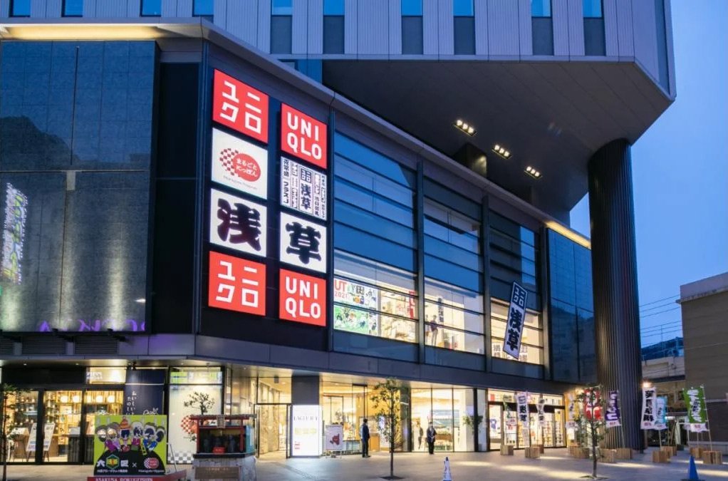 ユニクロ「初任給30万円」で目が覚めた?賃金格差は「東大出て官僚より海外バイトが高額に」と専門家