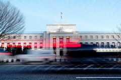 利上げする米国・しない他国　米株への影響は？
