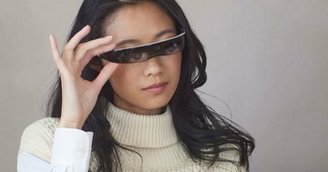 近視でも老眼でも大丈夫?元HOYA技術者が作った「なんかすごいメガネ」に4億円が集まったワケ