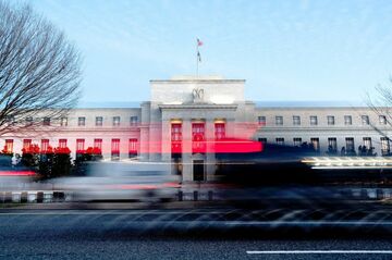利上げする米国・しない他国　米株への影響は？
