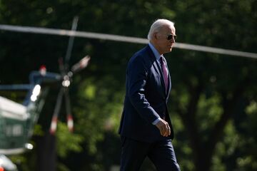バイデン氏の内政課題、外交案件が圧迫