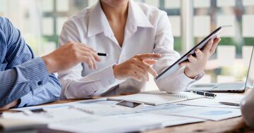 人気のコンサル業界は就職先として天国か地獄か? 若手コンサルが語る実際の働き方
