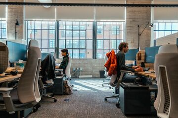 米オープンAI、社員500人超が取締役の辞任要求
