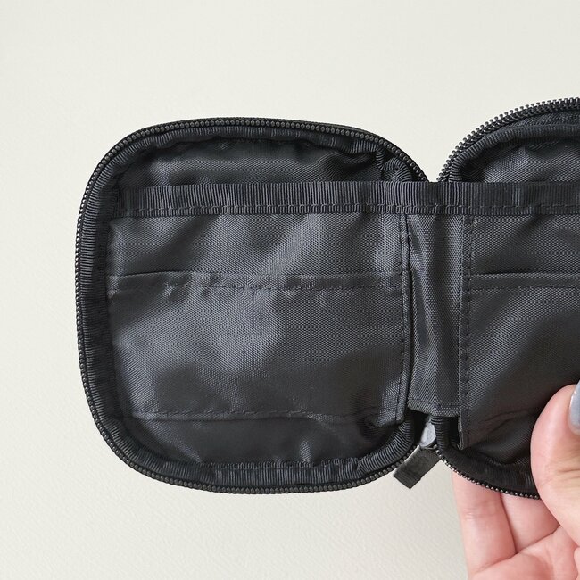 小銭が取り出しやすくて感動！無印良品の「新作ミニ財布」カードが28枚も入って収納力バッチリです！《購入レビュー》