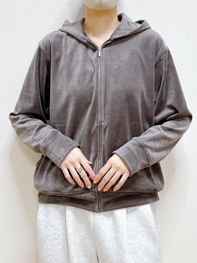 サッと羽織るだけで気持ちいい！無印良品の「ふんわりパーカー」家でも外でも手放せない！《購入レビュー》