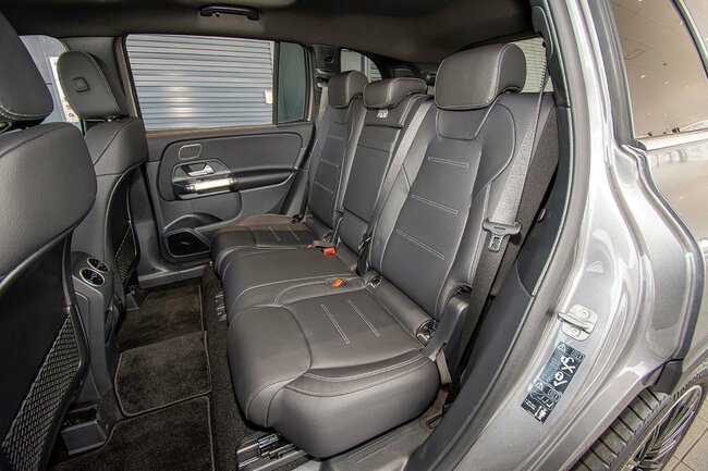 メルセデス・ベンツGLB 200d 4MATICS Urban Stars2列目シート