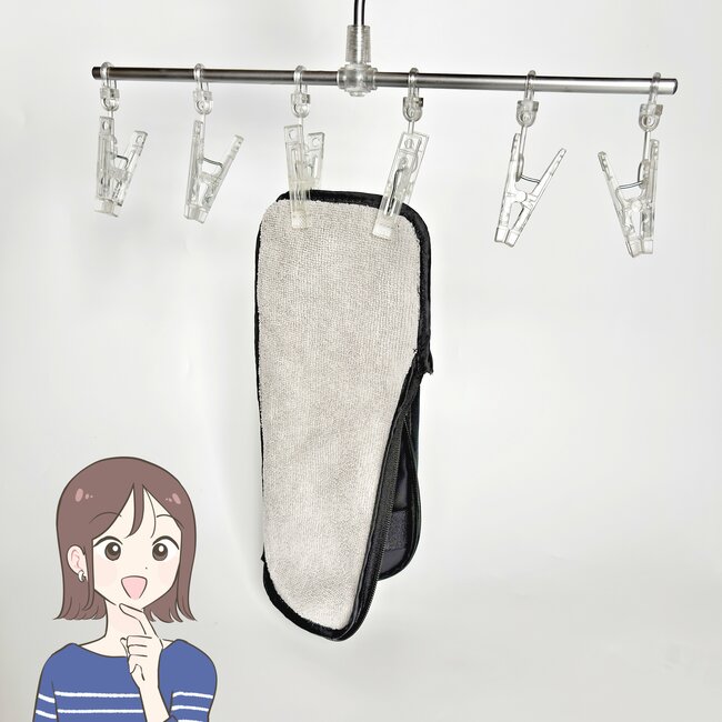 「雨の日も困らない」3COINSの“バッグの中が濡れないグッズ”が天才すぎる！「水滴を気にしなくていい」「使いやすかったので色違いで購入」《購入レビュー》