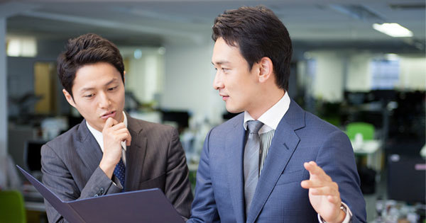 残業発生のメカニズム、職場はなぜ長時間労働にマヒしてしまうのか 残業発生のメカニズム、職場はなぜ長時間労働にマヒしてしまうのか