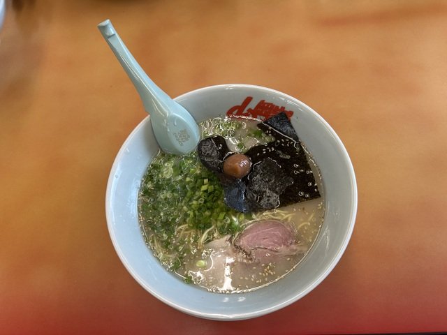 強烈な豚骨臭が人気の「ラーメン山岡家」が絶好調！チェーンなのに「店ごとに味が違う」ワケ