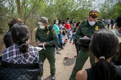 米南部国境の不法入国、3月は15年ぶり高水準