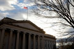 フィッチの米国債格下げ、なぜ問題か